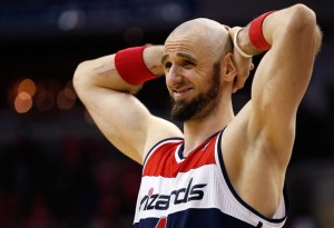 Marcin+Gortat+Chicago+Bulls+v+Washington+Wizards+vEzBbktN_1Il