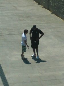 Explicándole a Audie