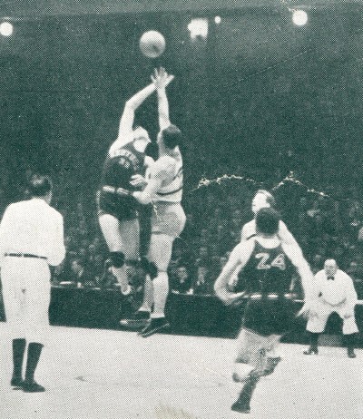 19350105NYU-jumpball